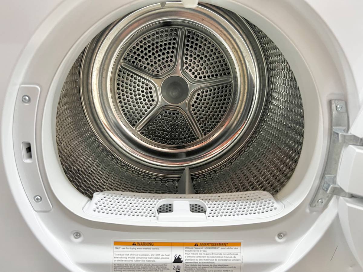 24 Inch Bosch Washer and Dryer Energy Star White Set New Open Box , Energy Star , ADA , Stackable, Washer Model : WGA14400UC Dryer Model : WPA12100UC