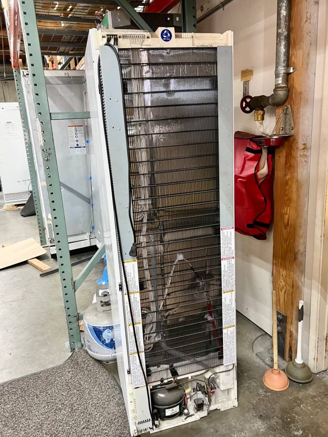 24 INCH Miele KFNS37692iDE1 Built-In Bottom Freezer Refrigerator NEW * Open Box Panel Ready , Ice Maker , 8.68 Cu Ft , No Frost , Dyna Cool , Flexi Tray , Soft Close Door , Clean Touch Steel Rear Panel , Energy Star .