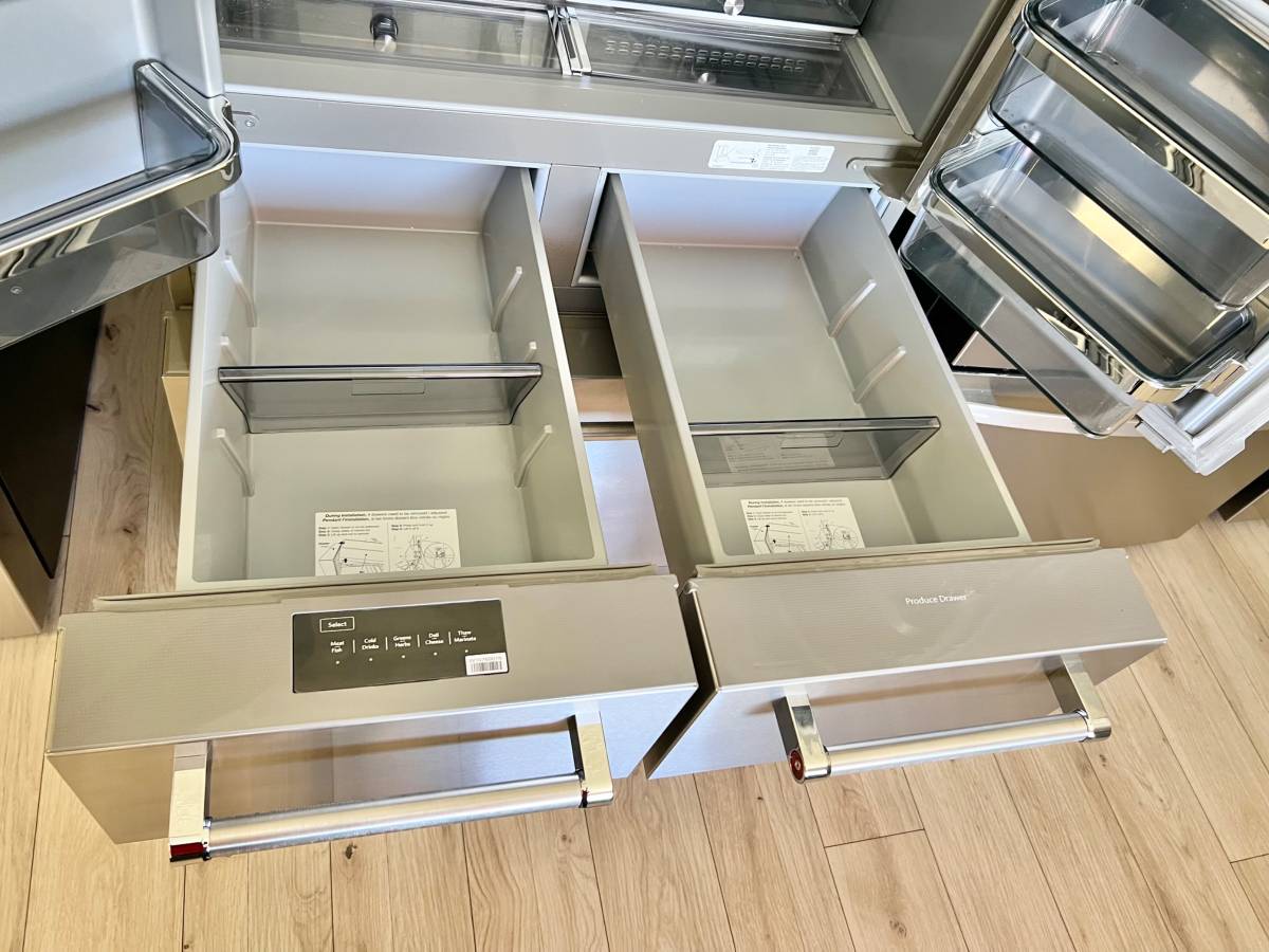36 INCH KitchenAid KRMF706ESS 5-Door French Door Refrigerator * New Open Box *Freestanding 5-Door French Door Refrigerator 25.8 cu. ft., 5 Shelves, 2 Soft-Close Drawers, Exterior Ice and Water Dispenser, LED Lighting Sabbath Stainless Steel