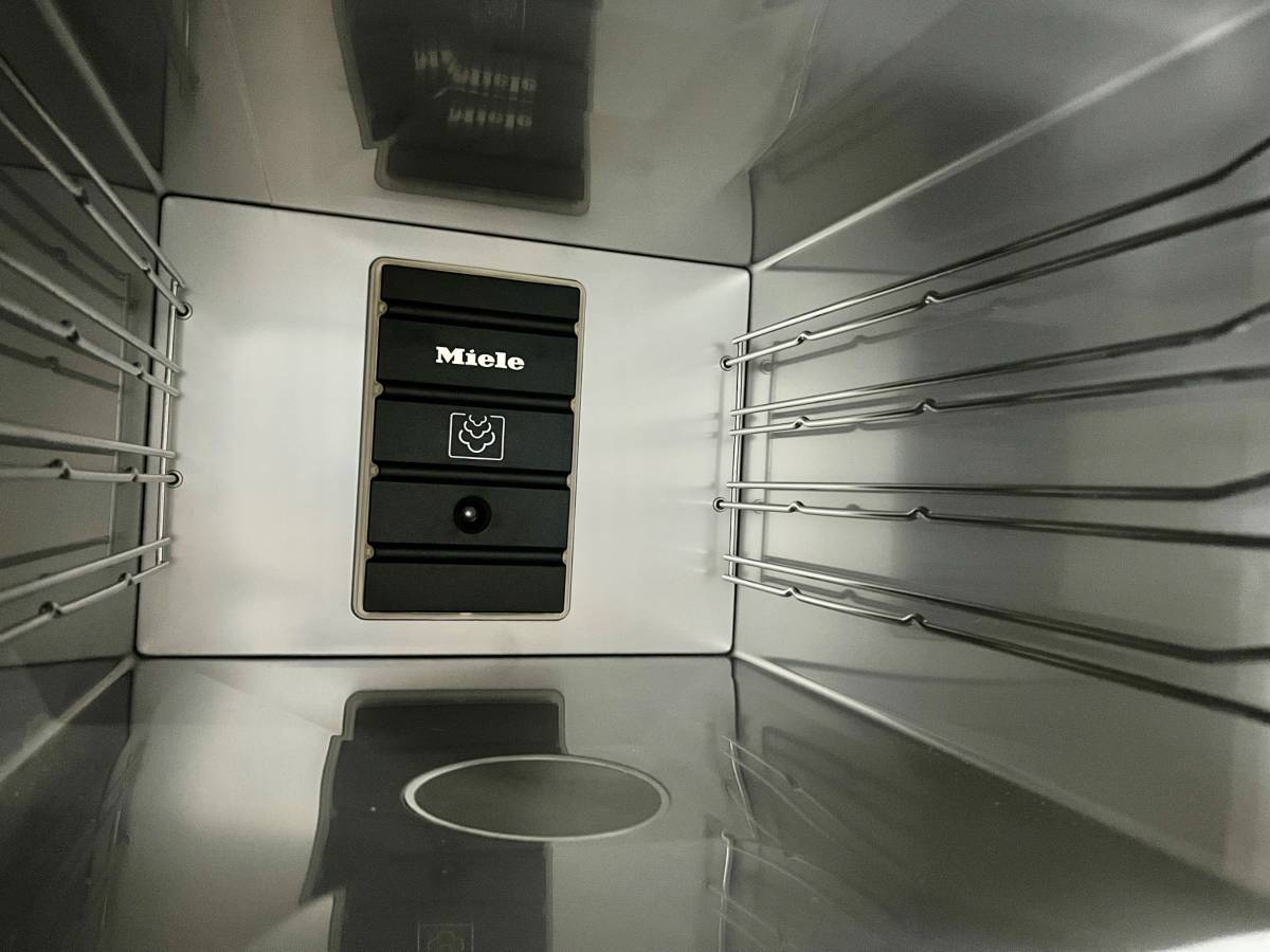 24 INCH Miele DG6600 Single Electric Steam Oven , European Convection * New Open Box * Stainless MasterChef , MultiSteam , Temperature Probe , XL Cavity , PerfectClean Finish , Sensor Tronic Controls , Silhouette Handle, Sabbath Mode, Clean Touch Steel