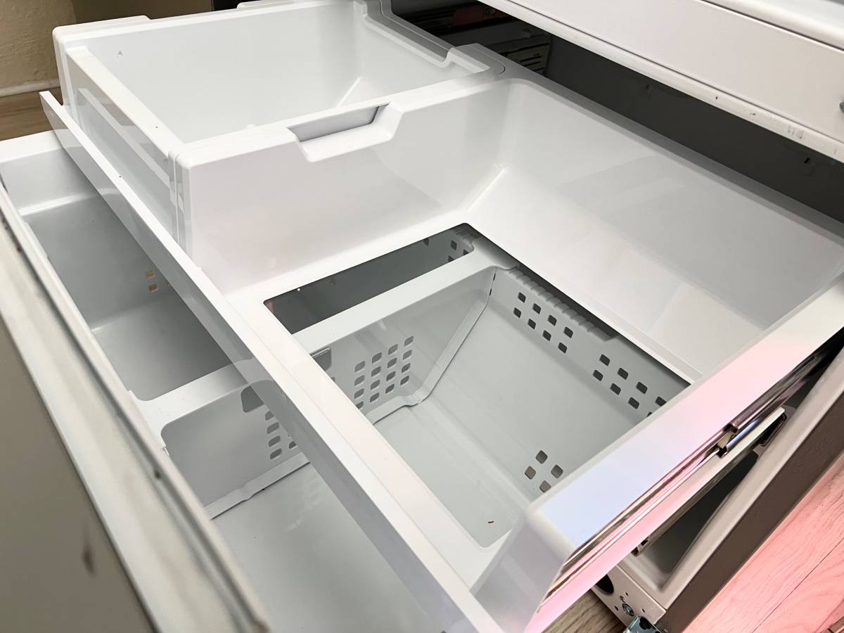 36 INCH Frigidaire GRFS2853AFA French Door Refrigerator * New Open Box 27.8 CU Ft , Gallon Door Bins, Crispers , Dual Ice Maker , PurePour Water Filter , PureAir Ultra II Air Filter , Energy Star Certified , Stainless Steel .