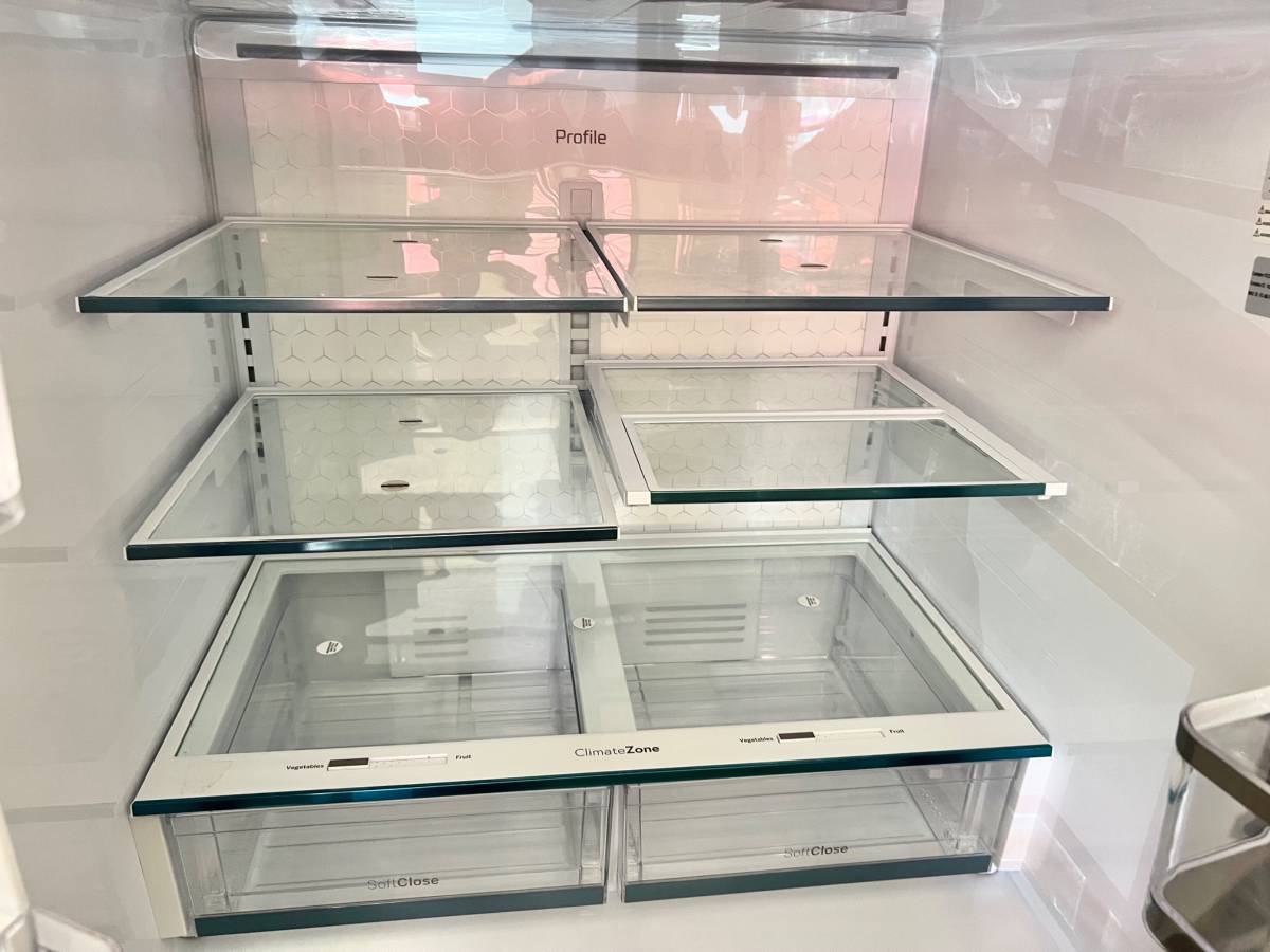 36 INCH GE PROFILE PVD28BYNGFS 4 Door French Door Smart Refrigerator , 27.9 CU Ft , Door in Door , Adjustable Temperature Drawer , LED Light Wall , Wi-Fi , Water and Ice Dispenser , Energy Star * New Open Box * , Stainless Steel .