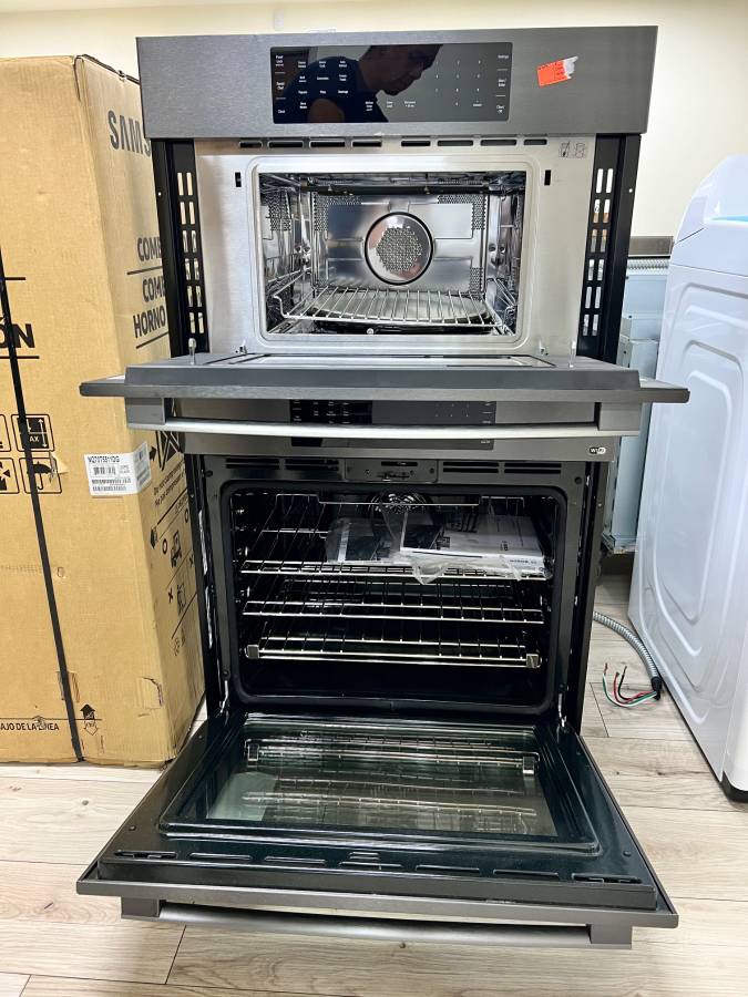 30 INCH Bosch 800 Series HBL8743UC Microwave Oven Combo Black Stainless Steel * New Open Box * Self Clean , Meat Probe , Fast Pre-Heat, Telescopic Racks., Speed Oven,WIFI,Proof Mode,Glide Racks