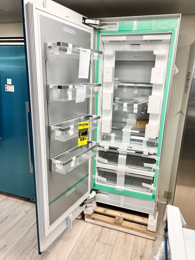 30 INCH Miele BUILT IN K2811SF Refrigerator Column ,ENERGY STAR * New Open Box * 16.8 Cu. Ft. Capacity, WIFI, Push 2 open, MaxLoad Hinge, Sabbath, Active AirClean Filter, ENERGY STAR Stainless Steel, Left Hinge .