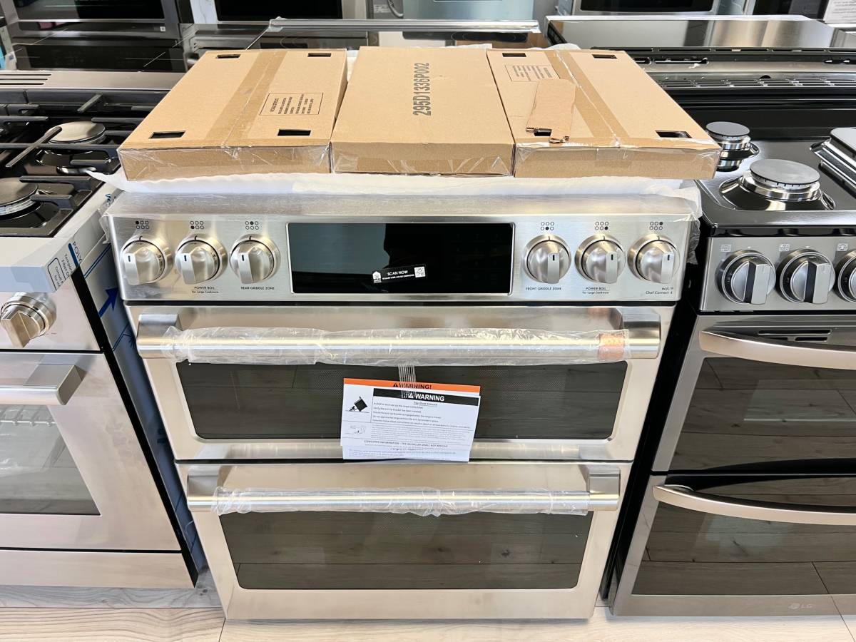 30 INCH GE Cafe C2S950P2M4S1 Slide-In Dual Fuel Range 6 Burners New Open Box , 7.0 CU FT Double Oven Self Clean Double Oven , Sealed , Probe , Steam Clean , LED Control Panel, Chef Connect , 21K Triple Ring Stainless Steel ADA Compliant