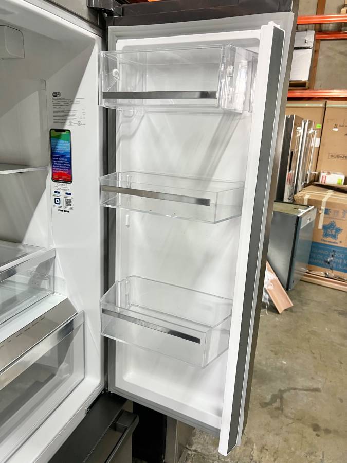 36 INCH Bosch 800 Series  B36CT80SNB Smart Counter Depth French Door Refrigerator  21 Cu. Ft., Wi-Fi, Ice Maker, Touch Control Panel, LED, Dual Evaporators,  ENERGY STAR Black Stainless, Used Condition
