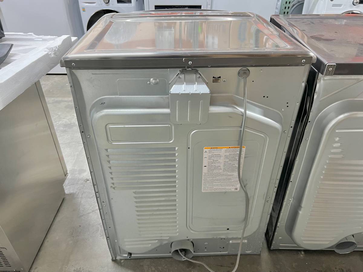 29 INCH LG Turbo Steam Series  DLGX9001V Gas Smart Dryer 9.0 Cu. Ft., Turbo Steam, Thin Q, Flow Sense Duct Clogging Indicator, Never Rust Stainless Steel Drum, Sensor Dry, 14 Dryer Programs, Child Lock, CSA Graphite Steel * New Open Box