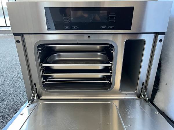 24 INCH Miele Steam Single Wall Oven Stainless Steel DG4080SS , Used Condition ,