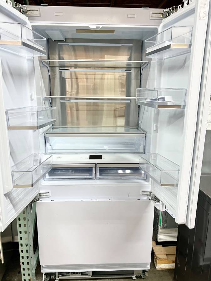 36 INCH Bertazzoni REF36FDBZPNV24 Panel Ready BUILT IN Refrigerator * New Open Box * Counter Depth Panel Ready French Door Style Refrigerator LED Touch Dual Cooling , Water Dispenser , Ice Maker, Sabbath , ADA, Energy Star