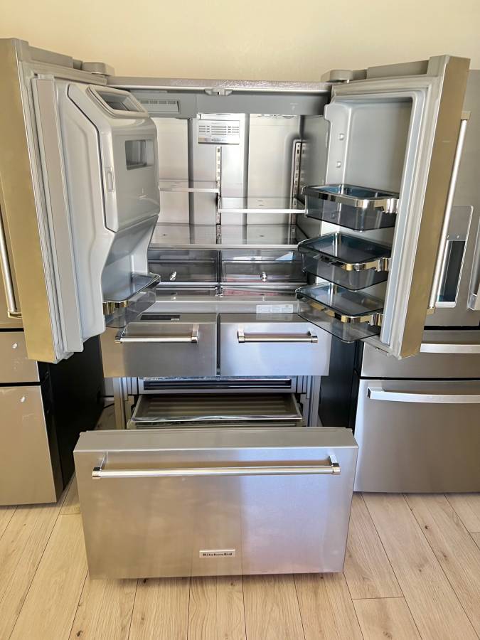 36 INCH KitchenAid KRMF706ESS 5-Door French Door Refrigerator * New Open Box *Freestanding 5-Door French Door Refrigerator 25.8 cu. ft., 5 Shelves, 2 Soft-Close Drawers, Exterior Ice and Water Dispenser, LED Lighting Sabbath Stainless Steel