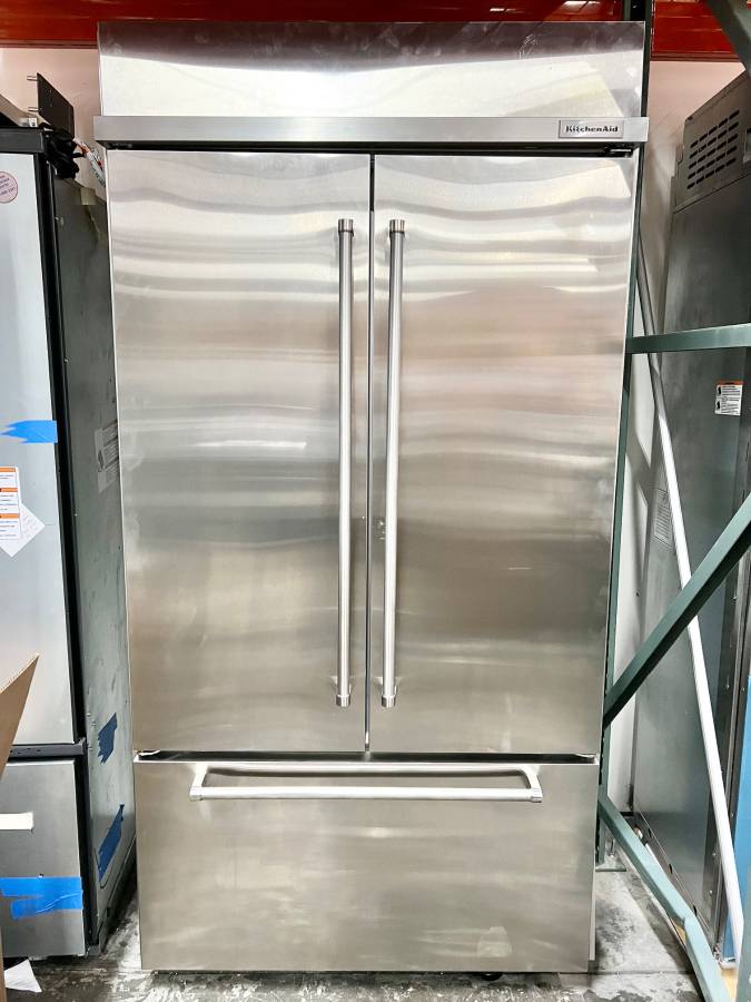 42 INCH KitchenAid KBFN502ESS Built-In French Door Refrigerator 24.2 cu. ft., 4 Glass Shelves, Preserva Food Care System, Automatic Ice Maker, Platinum Interior, LED * New Open Box * Door Open Alarm, Sabbath, ENERGY STAR Stainless Steel