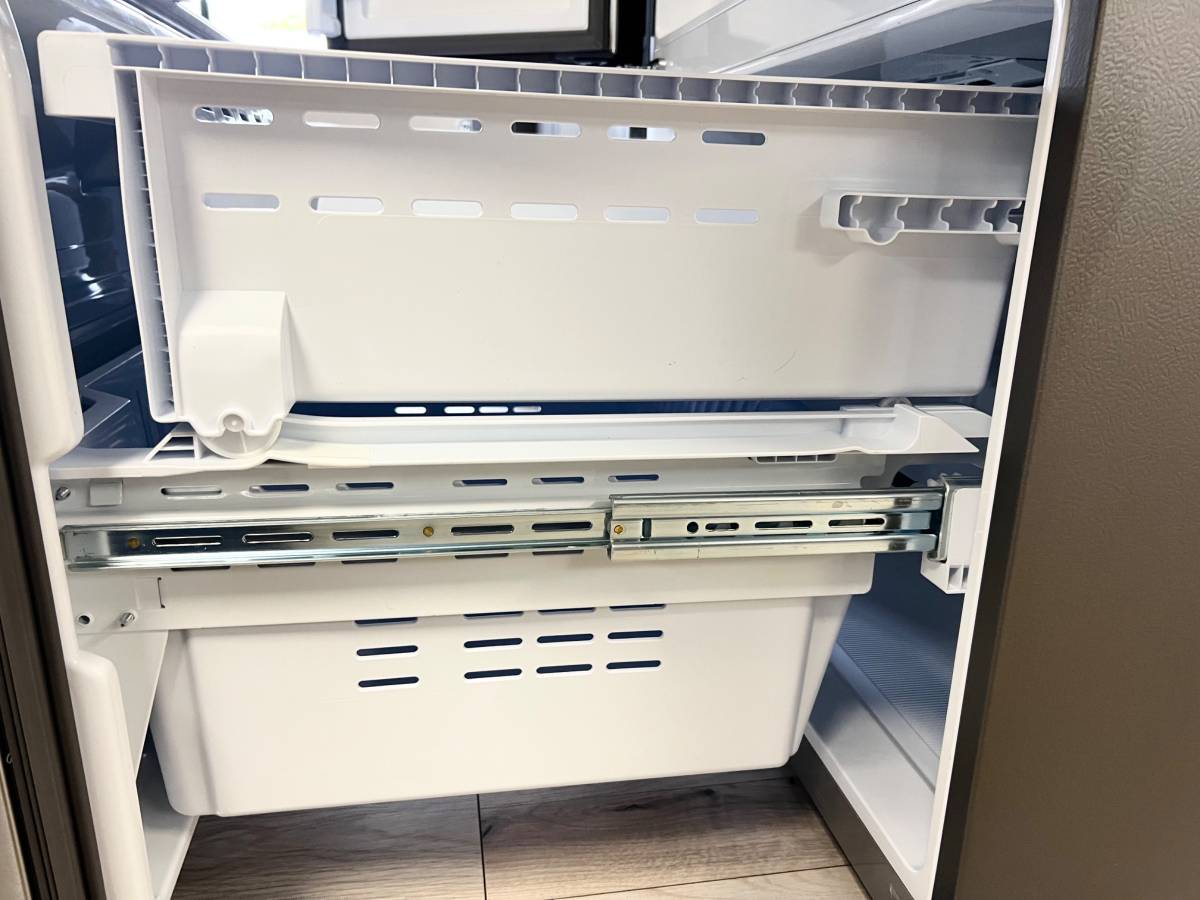 36 INCH Samsung RF32CG5900SRAA FAMILY HUB ! Refrigerator LCD Screen * New Open Box * Refrigerator Family Hub 30 Cu Ft , Dual Auto Ice Maker , Wi-Fi , ADA Compliant , ENERGY STAR Certified , Fingerprint Resistant , Stainless Steel.