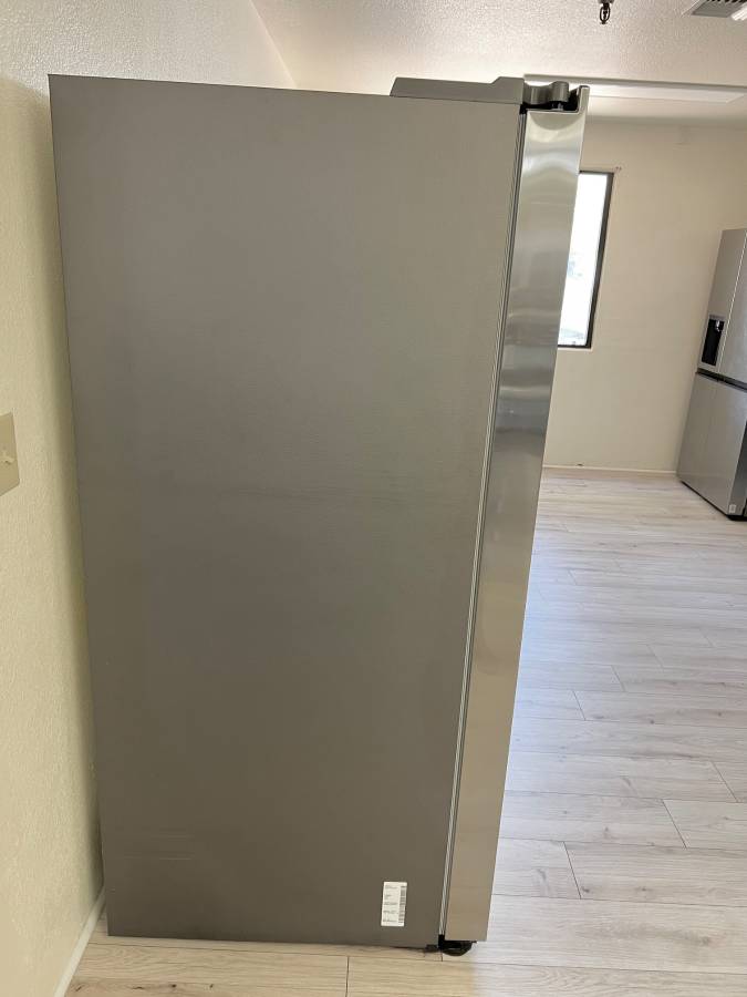 36 INCH Samsung RS27T5561SR Side by Side Refrigerator Family Hub, Alexa Built-In, In-Door Ice Maker, Filtered Water/Ice Dispenser, ENERGY STAR , Fingerprint Resistant Stainless Steel * New Open Box *
