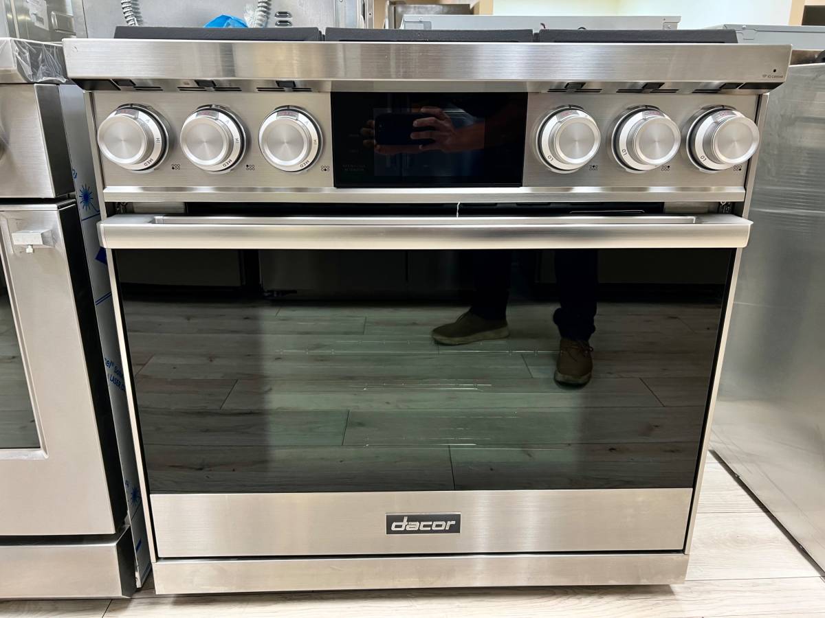 36 INCH Dacor Contemporary DOP36C86DLS Freestanding Dual Fuel Smart Steam Range with 6 Sealed Burners, 4.8 cu. ft. Oven Capacity, and Four-Part Pure Convection: Silver Stainless Natural gas Or Propane LP