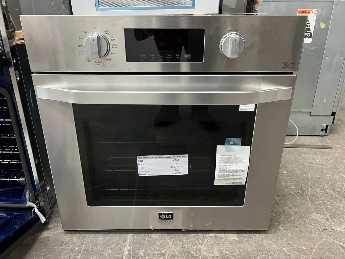 30 INCH LG Studio Smart Single Wall Oven LSWS307ST , Convection Cooking , Gliding Rack System,, Hidden Bake, Self Cleaning, * New Open Box * Wi-Fi, 4.7 cu. ft. Stainless Steel