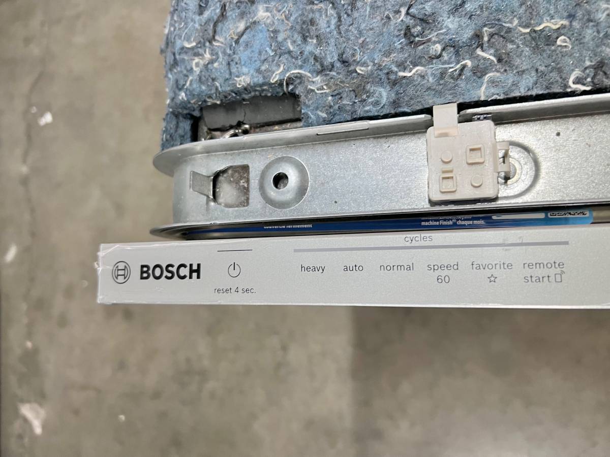 24 INCH Bosch Benchmark Series SHV9PCM3N Dishwasher * New Open Box *  PANEL READY Fully Integrated Built In Panel Ready Dishwasher , 9 Wash Cycles , Flexible 3rd Rack , 39 dBA , 16 Place Setting  *