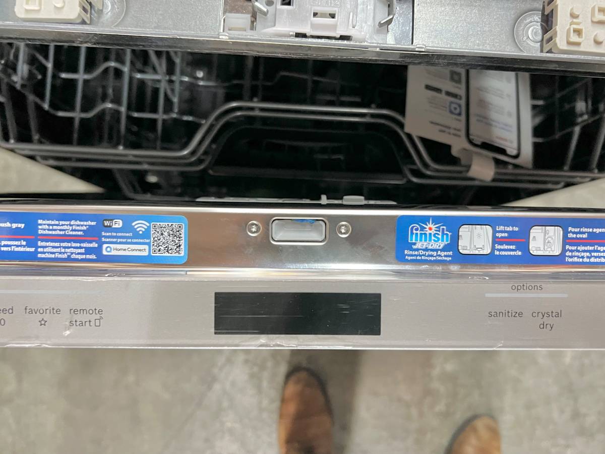 24 INCH Bosch Benchmark SHV9PCM3N Panel Ready Dishwasher * New Open Box Fully Integrated Built In Panel Ready Smart Dishwasher , 9 Wash Cycles , Flexible 3rd Rack , 39 dBA , Precision Wash , Power Control , 16 Place Setting Capacity .
