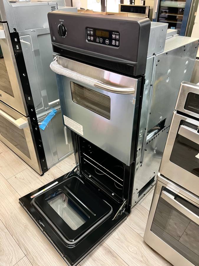 24 INCH GE JRP28SKSS Double Electric Wall Oven * New Open Box * Stainless Steel , Self Clean , Foamless Glass Doors, Interior Oven Light , Electronic Controls ,  Sabbath ,