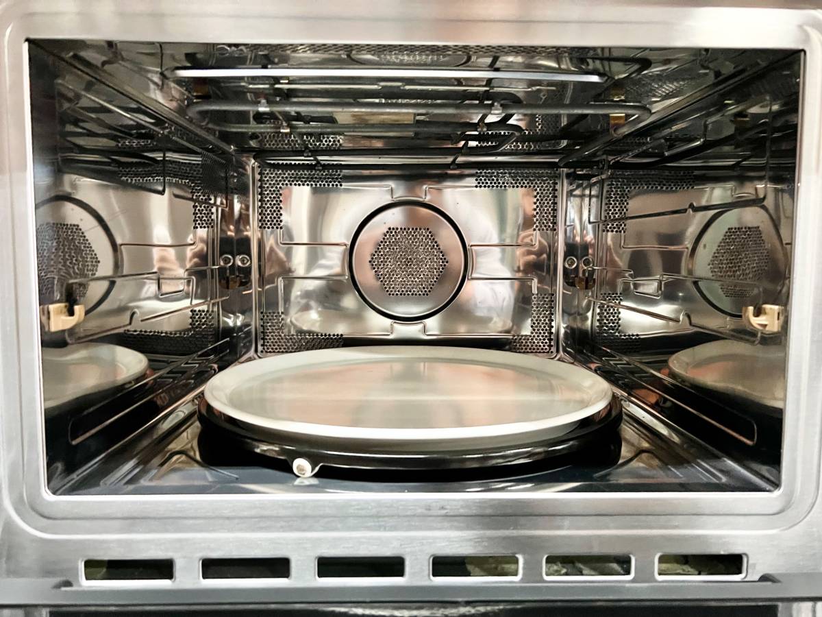 30 INCH Bosch 800 Series HMC80252UC Built In Microwave Speed Oven 1.6 Cu Ft , 2 in 1 Convection Oven Cooking , LED Interior Lights , Flush Installation , Child Lock Safety , Stainless Steel * New Open Box