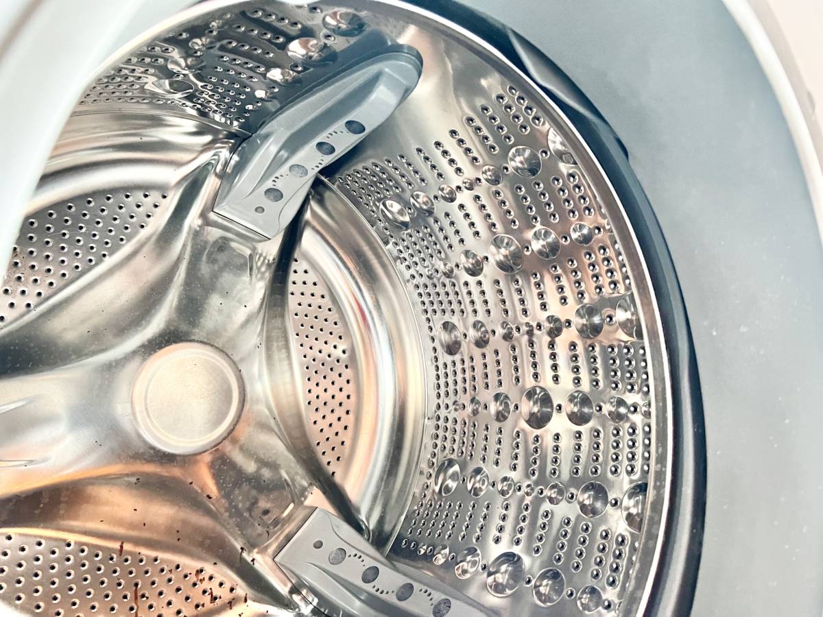 27 INCH LG Steam Washer WM2501HWA  Front-Load Steam Washer White , Used Condition