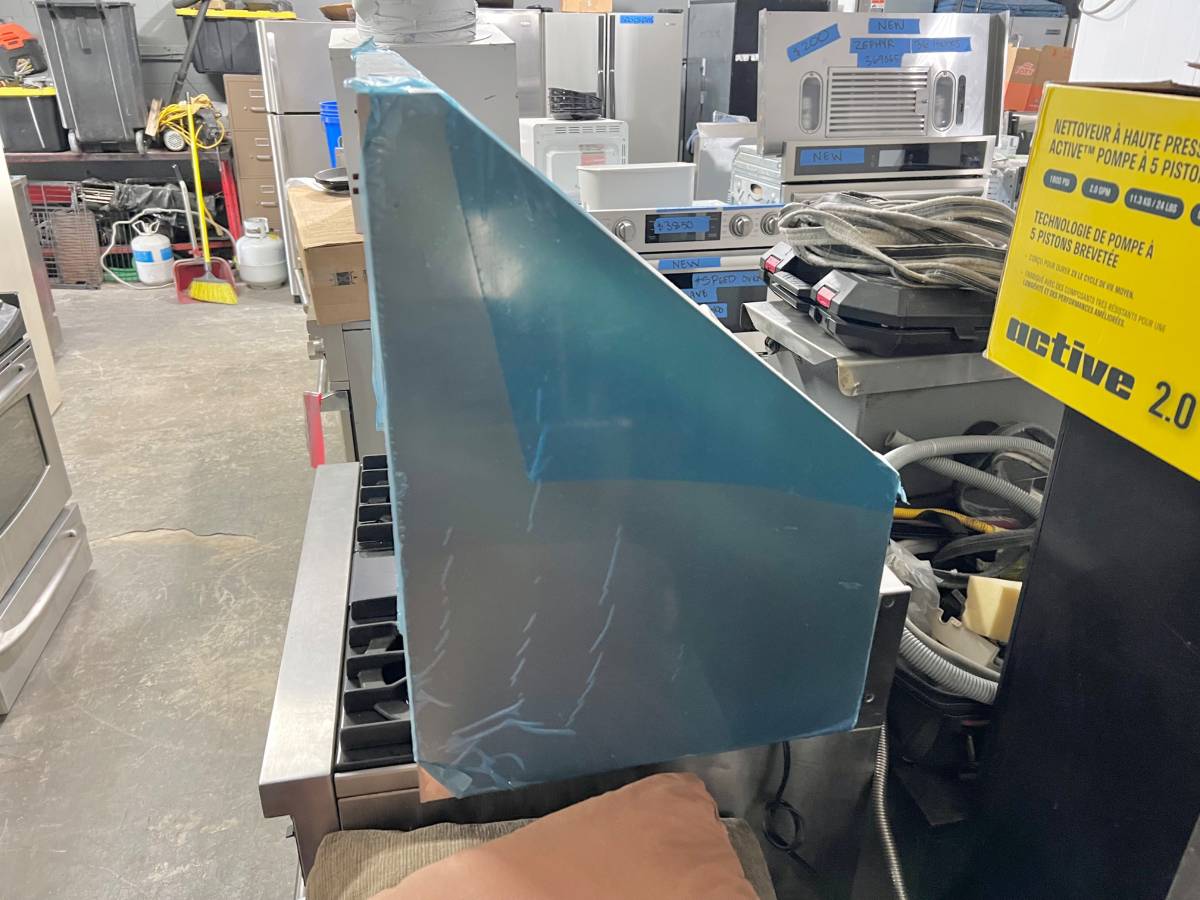 36 INCH JennAir JXW9036HP Wall Mount Range Hood * New Open Box * 4-Speed 600 CFM Blower , Knob Controls, Halogen Lighting, Dishwasher-Safe Stainless Steel Baffle Filters, Velocity Blower, Dual Lighting Levels, Warming Lamps , Stainless Steel .