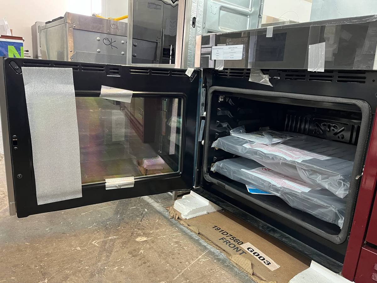 30 INCH GE Profile PTS700LSNSS Oven,Air Fry, Stainless Steel * New Open Box * AIR FRY , 5 CU FT , No Preheat , Wi-FI, Control Lock , Goggle Assistant , Alexa , Smart HQ, Voice , Proof , ADA, Warm, Delay , FIT ,7 Inch LCD Screen Display , True Convection