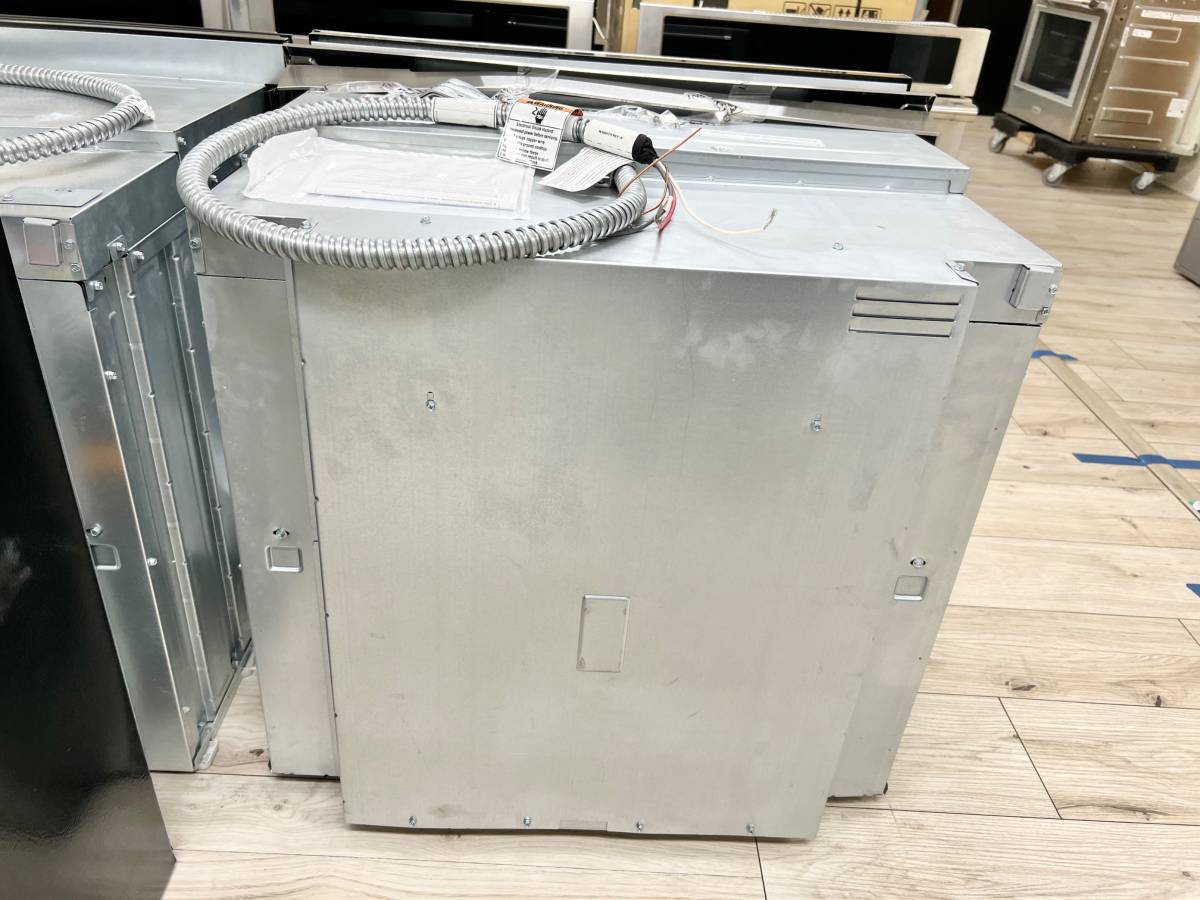 30 INCH KitchenAid KOSE500ESS Single Convection Electric Wall Oven New Open Box Stainless Steel * 5 Cu Ft , Even Heat True Convection Oven , ADA Compliant , Self Clean.