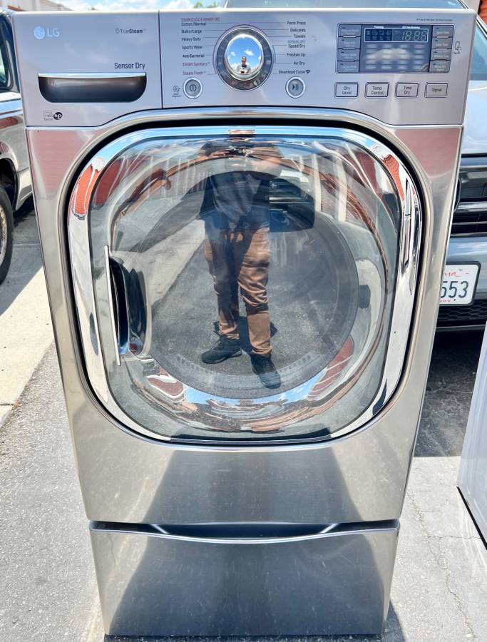 27 INCH LG DLGX4271V 7.4 cu. ft. Gas Dryer Graphite Pedestal Included  , Used Condition , Steam