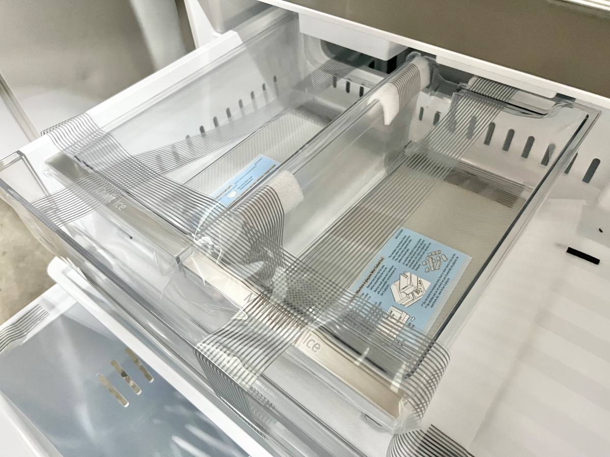 36 INCH LG LRYKC2606S Counter-Depth MAX French Door Refrigerator  Smart  26 Cu. Ft., 4 Split Shelves, UV nano Dispenser, 3 Ice Maker,  ADA , Print Proof Stainless Steel .