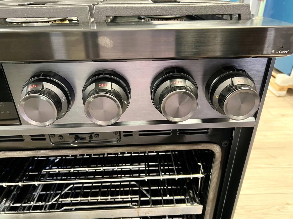 48 INCH Dacor Contemporary DOP48M96DLM Freestanding Professional Dual Fuel Smart Range with 6 Sealed Burners, Double Oven, 6.6 Cu. Ft. , Steam, Self-Clean, Dual-Stack Burners, Electric Griddle, Graphite Stainless, Gas * New Open Box *