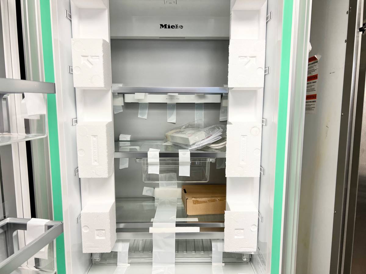 30 INCH Miele BUILT IN K2811SF Refrigerator Column ,ENERGY STAR * New Open Box * 16.8 Cu. Ft. Capacity, WIFI, Push 2 open, MaxLoad Hinge, Sabbath, Active AirClean Filter, ENERGY STAR Stainless Steel, Left Hinge .