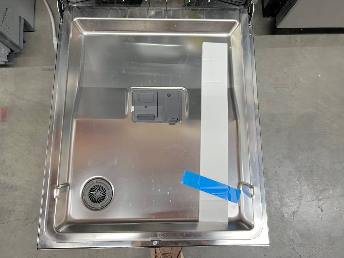 24 INCH GE MONOGRAM ZDT925SPNSS Fully Integrated Dishwasher Hard Food Disposer, Quick Wash, Sabbath, LED, Deep Clean Silverware Jets, Steam + Sani, 90+ Spray Jet Wash System Stainless Steel, Statement Handle .