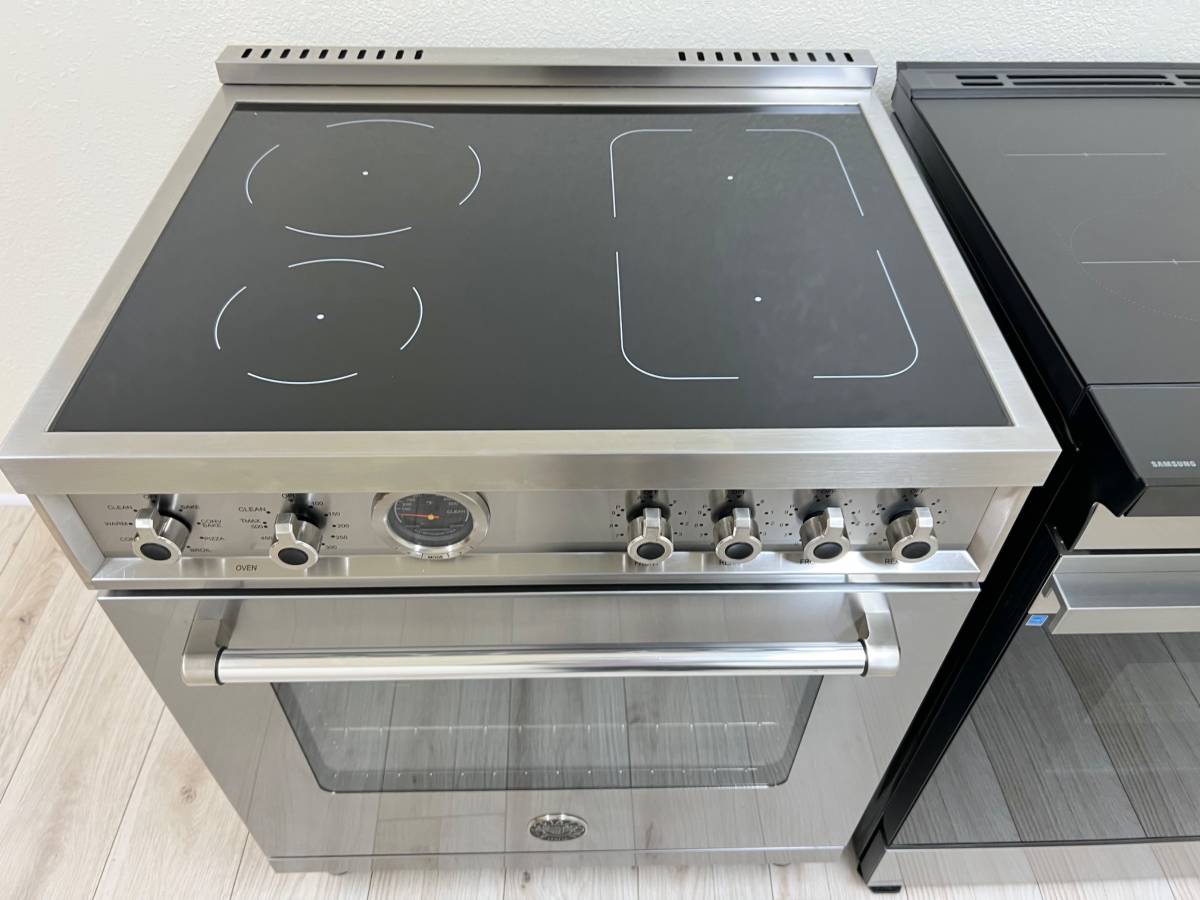 30 INCH Bertazzoni Professional PROF304INSXT Electric INDUCTION Range 4 Heating Zones, 4.6 cu. ft. , Pyrolytic Self Clean, Electric Broiler, Dual Convection Fans, Smooth-Glide Telescopic Rack, Soft-Close Door, Food Probe Stainless Steel