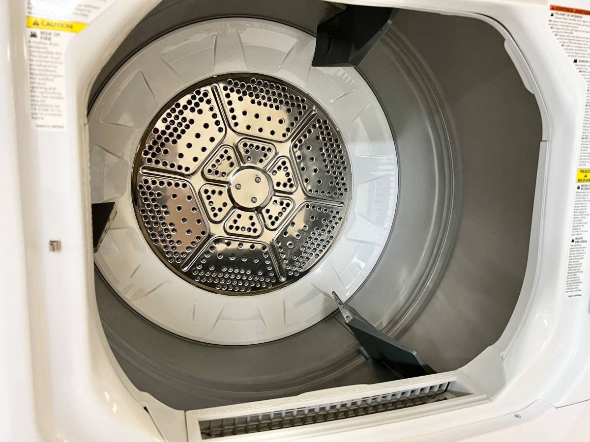 27 INCH GE Stackable GUD27ESSMWW Electric Laundry Center White * New Open Box Auto-load Sensing, Cycle Status Lights, Rotary Controls, 11 Wash Cycles, 6 Wash Rinse Temperatures , 800 RPM , White .