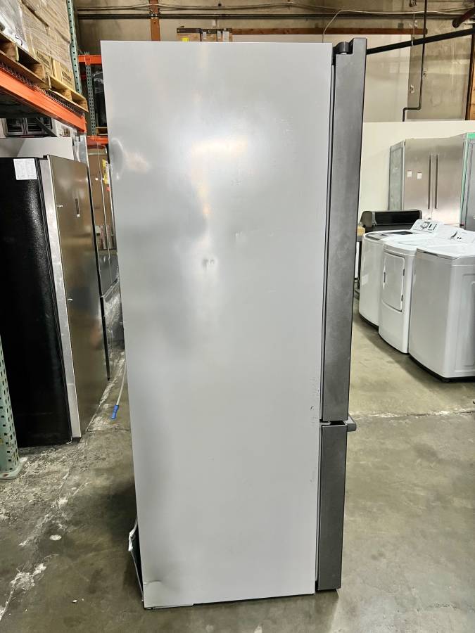 36 INCH Bosch 800 Series B36CT80SNB Smart Counter Depth French Door Refrigerator 21 Cu. Ft., Wi-Fi, Ice Maker, Touch Control Panel, LED, Dual Evaporators, ENERGY STAR Black Stainless, Used Condition