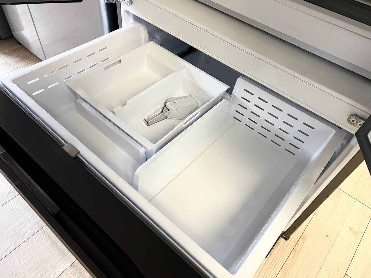 36 INCH Samsung RF32CG5900SRAA FAMILY HUB ! Refrigerator LCD Screen * New Open Box * Refrigerator Family Hub 30 Cu Ft , Dual Auto Ice Maker , Wi-Fi , ADA Compliant , ENERGY STAR Certified , Fingerprint Resistant , Stainless Steel.