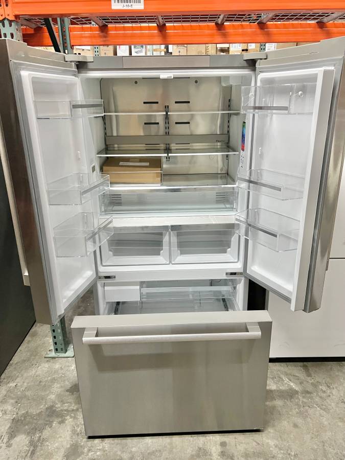 36 INCH BOSCH Counter Depth French Door Refrigerator B36CT80SNS Stainless Steel * New Open Box *