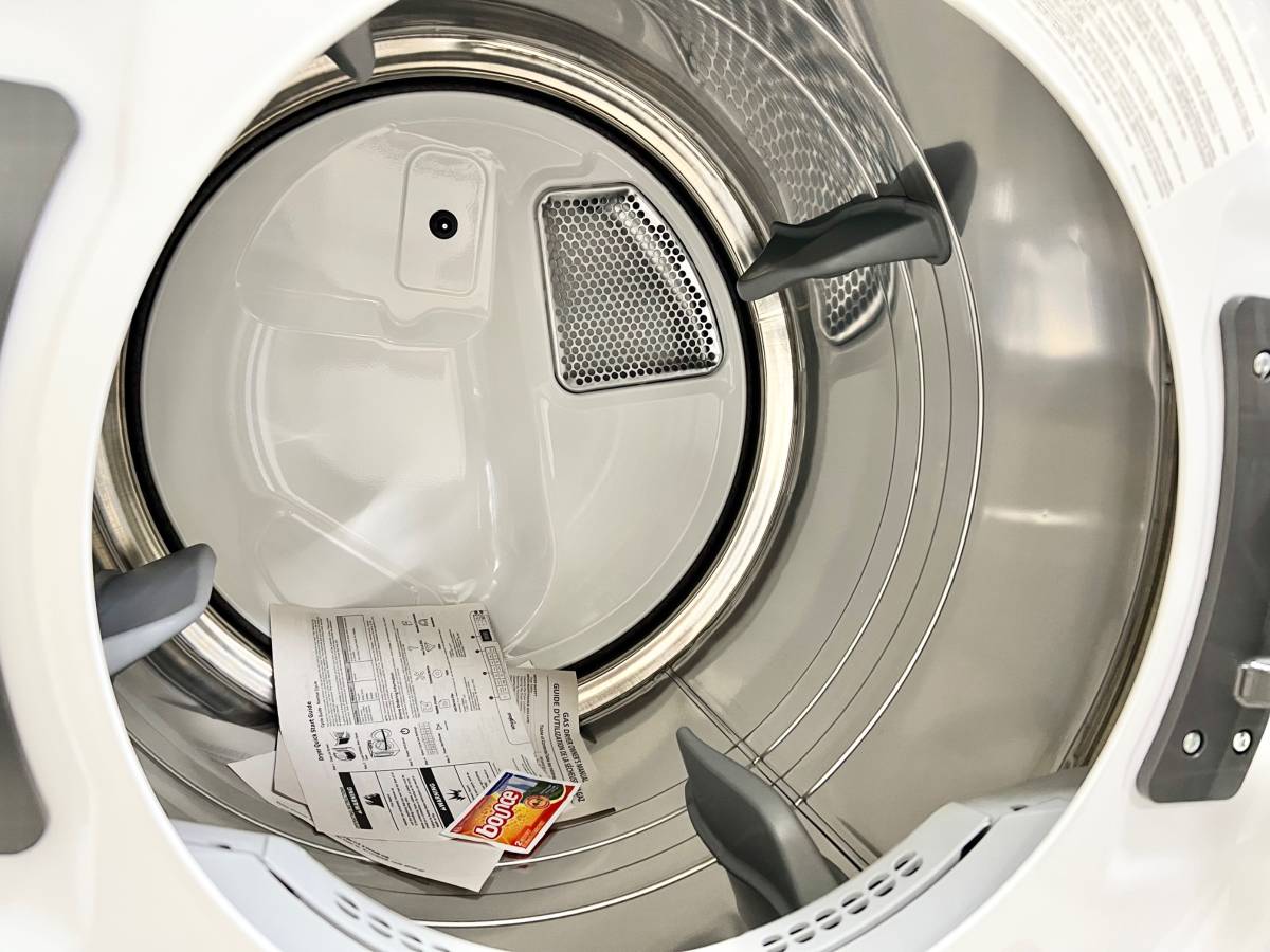 27 INCH Whirlpool WGD8620HW Gas Dryer 7.4 Cu. Ft. Steam * NEW * Open Box 37 Dry Cycles, Steam Refresh Cycle, Sanitize Cycle, Wrinkle Shield Plus Option, ADA Compliant, ENERGY STAR , White .