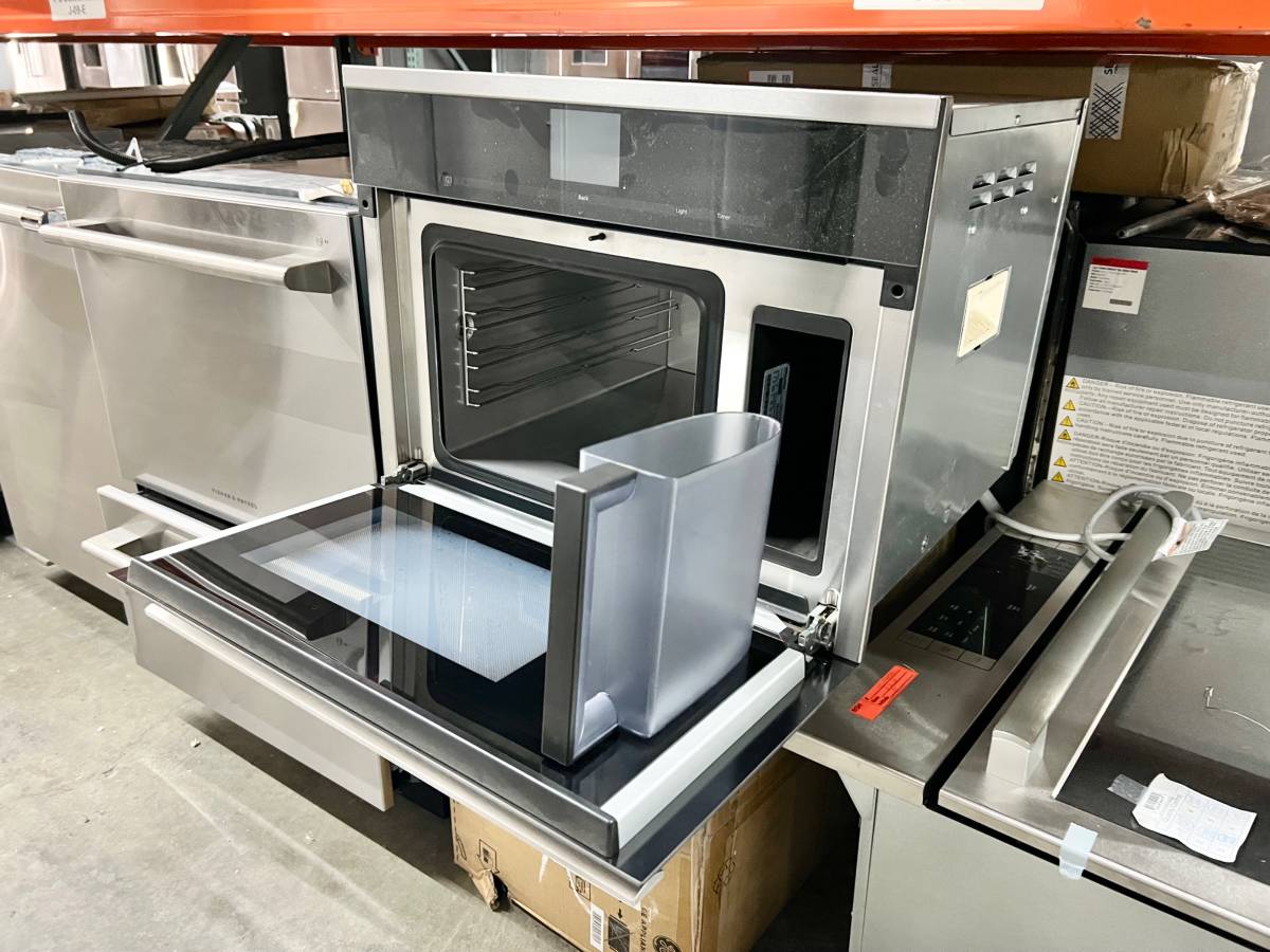 24 INCH Miele DG6600 Single Electric Steam Oven , European Convection * New Open Box * Stainless MasterChef , MultiSteam , Temperature Probe , XL Cavity , PerfectClean Finish , Sensor Tronic Controls , Silhouette Handle, Sabbath Mode, Clean Touch Steel