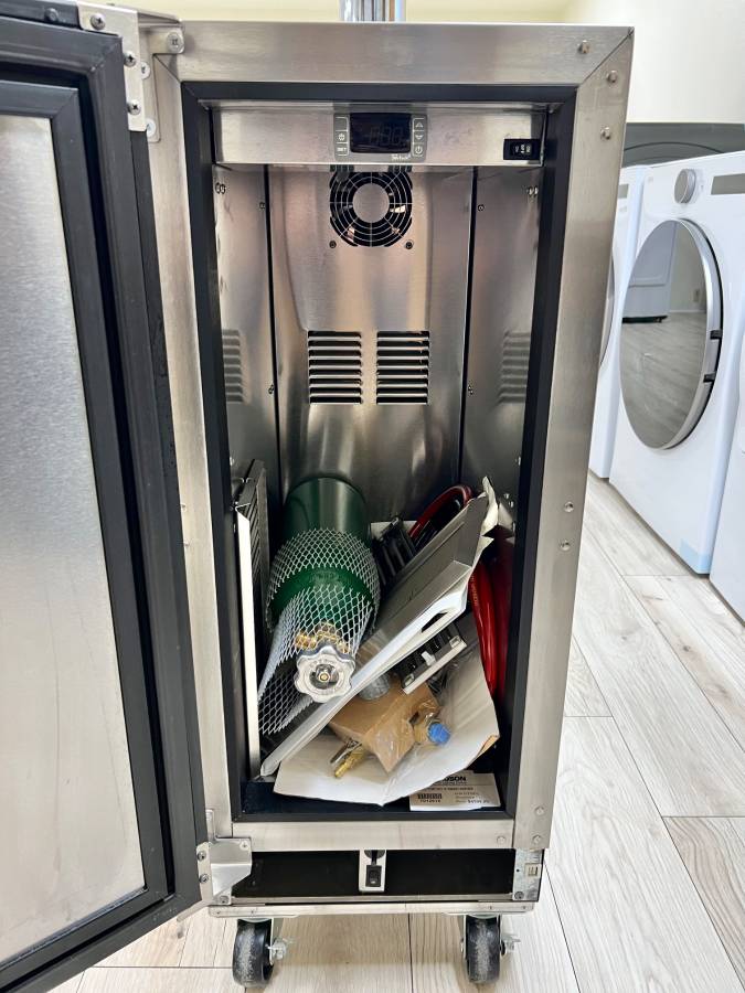 15 INCH Perlick HP15TS31L Built-in Indoor Beer Dispenser Sixth Barrel * New Open Box * 525 BTU Compressor, 650SS, Stainless Steel , Left Hinge