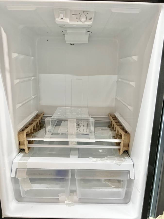 30 INCH GE GTE19JSNRSS Top Freezer Refrigerator 19.2 Cu. Ft., Reversible Hinges, Adjustable Full-Width Glass Shelves, * New Open Box * Energy Star, Sabbath, ADA Compliant, Stainless Steel