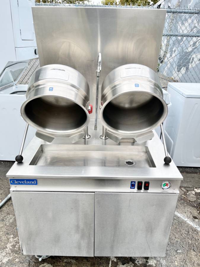 Commercial Cleveland Range 36GMK66200 Twin 6 Gal Gas Kettle Cabinet * Used Condition