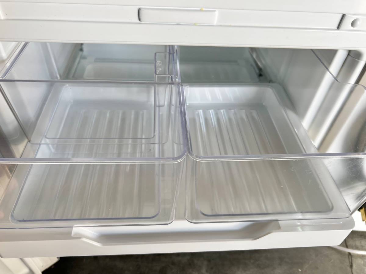 25 INCH Fisher & Paykel RF135BDLJX4 Counter Depth Refrigerator * NEW * Open Box Stainless Steel