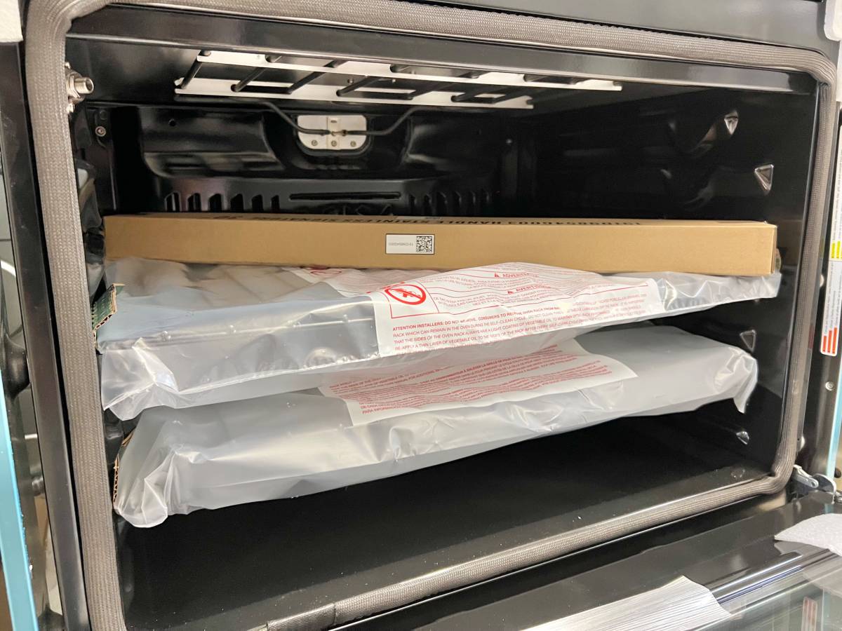 30 Inch GE Cafe CTD70DP2NS1 Double Wall Convection Oven * New Open Box * 10 Cu. Ft. , True European Convection Oven, Self-Clean, Steam Clean Option, Hot-Air Frying, Keep Warm, Proof, Precision Cooking Modes, UL Listed .