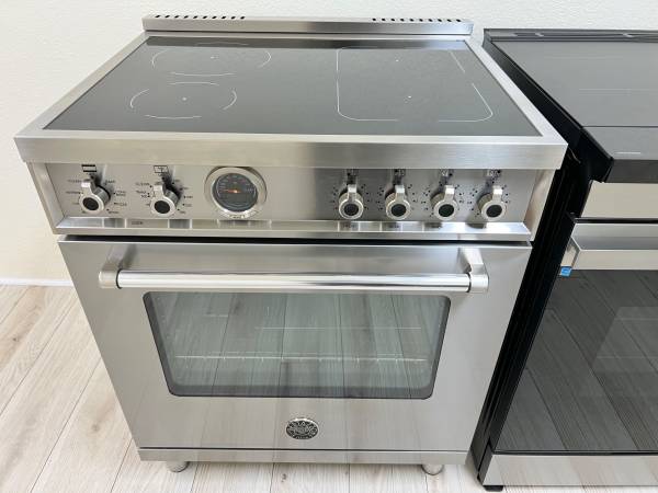 30 INCH Bertazzoni Professional PROF304INSXT Electric INDUCTION Range 4 Heating Zones, 4.6 cu. ft. , Pyrolytic Self Clean, Electric Broiler, Dual Convection Fans, Smooth-Glide Telescopic Rack, Soft-Close Door, Food Probe Stainless Steel