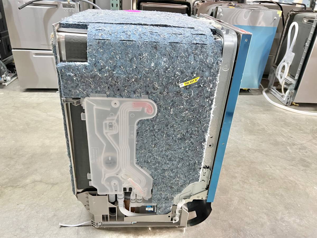 24 INCH Bosch Benchmark Series SHV9PCM3N Dishwasher * New Open Box *  PANEL READY Fully Integrated Built In Panel Ready Dishwasher , 9 Wash Cycles , Flexible 3rd Rack , 39 dBA , 16 Place Setting  *