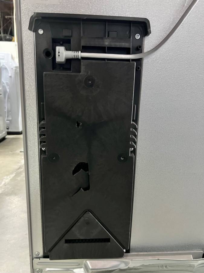 36 INCH Bosch 800 Series B36CT80SNB Smart Counter Depth French Door Refrigerator 21 Cu. Ft., Wi-Fi, Ice Maker, Touch Control Panel, LED, Dual Evaporators, ENERGY STAR Black Stainless, Used Condition