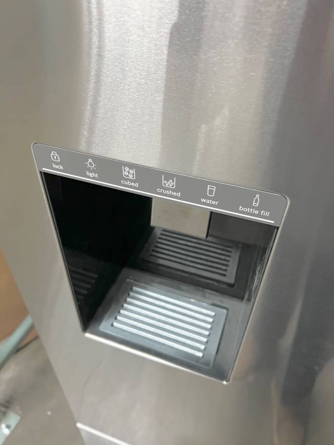 36 INCH Bosch 500 Series B36CD50SNS French Door Refrigerator * New Open Box *. Freestanding French Door Smart Refrigerator 21.6 Cu. Counter Depth, Ice Water, Ice Maker, Ultra Clarity Pro, Air Fresh, Home Connect, ENERGY STAR , Stainless Steel