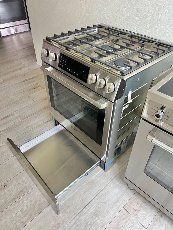 30 INCH Bosch 800 Series HDI8056U Slide-In Dual Fuel Range * New Open Box  * 5 Sealed Burners, 4.6 cu. ft. Oven, Touch Control, Warming Drawer,  Meat Probe, Self-Clean, Sabbath , Stainless Steel