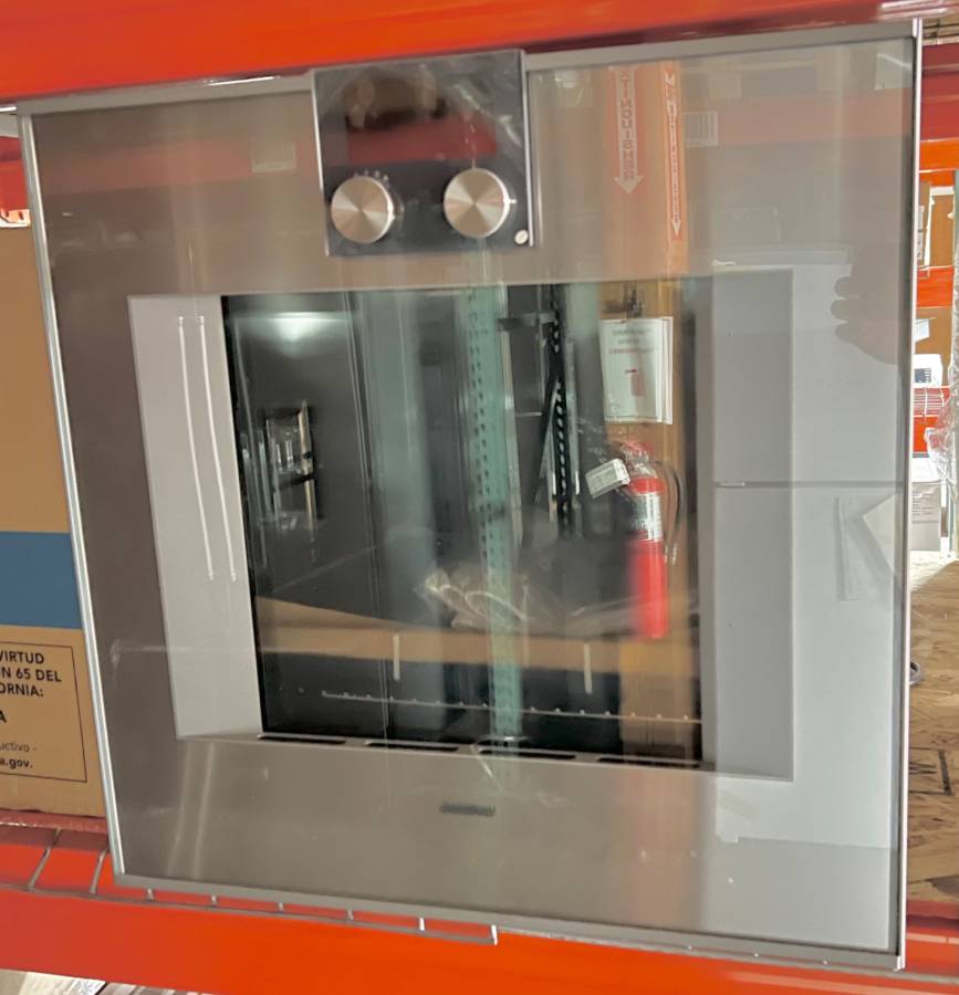 24 INCH Gaggenau 400 Series BO451611 Single Electric Wall Oven * New Open Box * 3.2 cu. ft. Convection Oven, Pyrolytic Self-Cleaning, Meat Probe, Star-K Certified Sabbath Mode Handleless Side Swing Door , Left Hinge .